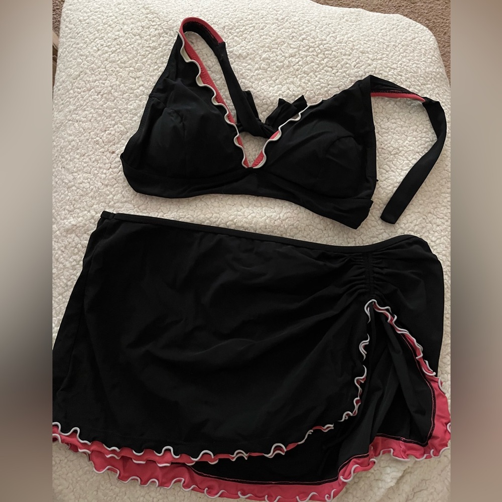 Profile size 10 swimsuit with skirted bottom